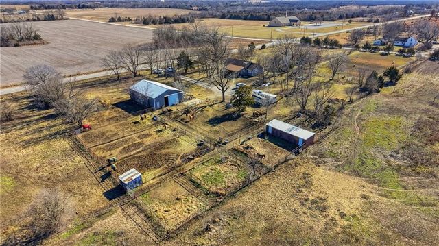 38240 Hedge Lane, Paola, KS 66071
