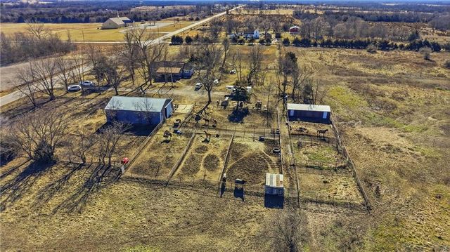38240 Hedge Lane, Paola, KS 66071