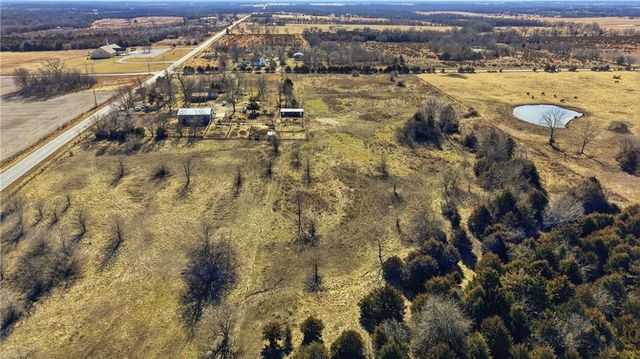 38240 Hedge Lane, Paola, KS 66071