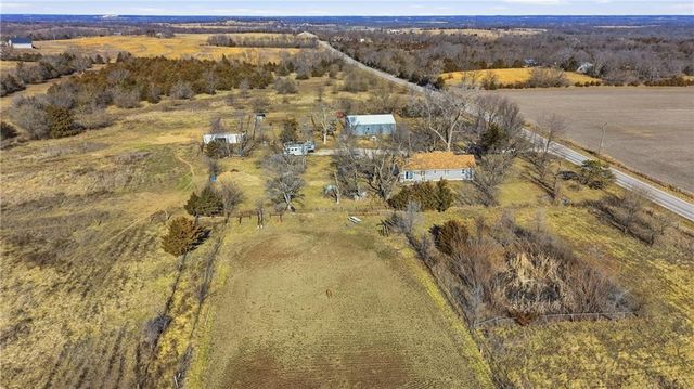 38240 Hedge Lane, Paola, KS 66071