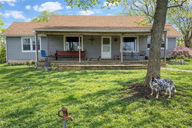 38240 Hedge Lane, Paola, KS 66071