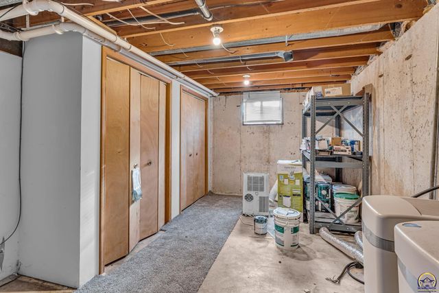 1231 SE 43rd Ter, Topeka, KS 66609