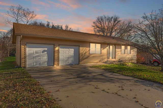 1231 SE 43rd Ter, Topeka, KS 66609