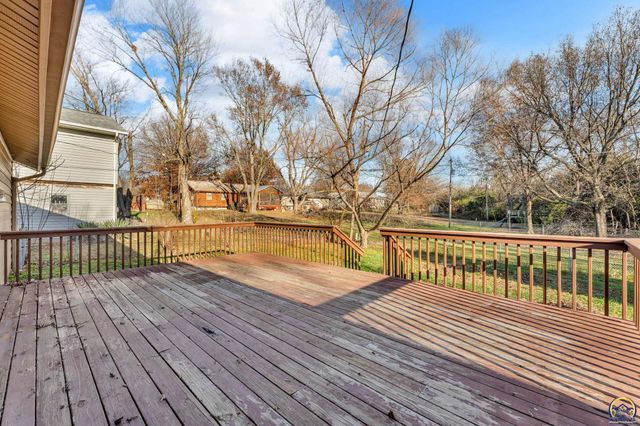 1231 SE 43rd Ter, Topeka, KS 66609