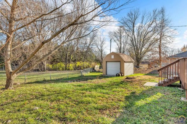 1231 SE 43rd Ter, Topeka, KS 66609