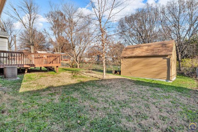 1231 SE 43rd Ter, Topeka, KS 66609