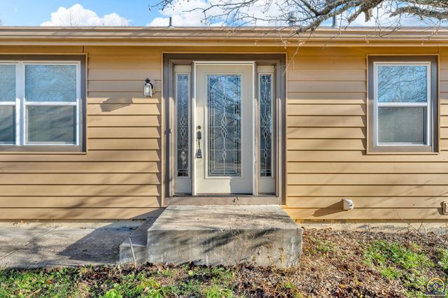 1231 SE 43rd Ter, Topeka, KS 66609