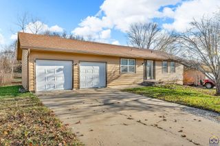 1231 SE 43rd Ter, Topeka, KS 66609