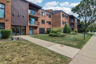5525 N Chester Avenue 46, Chicago, IL 60656