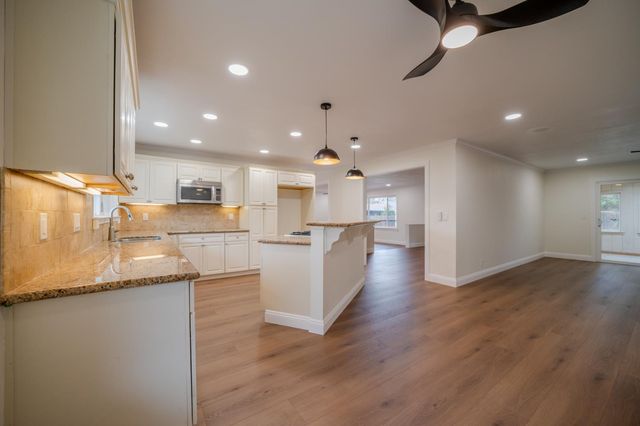 3277 COUNTRY CLUB DR, Cameron Park, CA 95682