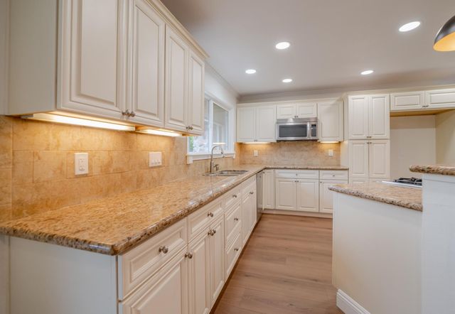 3277 COUNTRY CLUB DR, Cameron Park, CA 95682