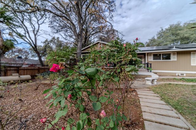 3277 COUNTRY CLUB DR, Cameron Park, CA 95682