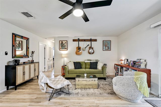 9702 Oriole DR, Austin, TX 78753