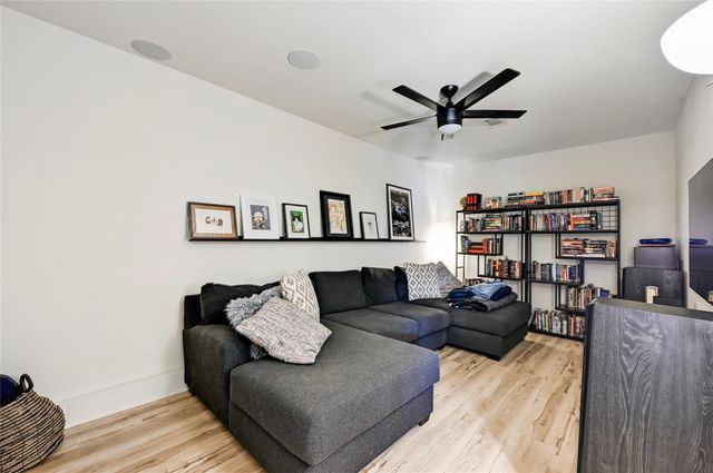 9702 Oriole DR, Austin, TX 78753