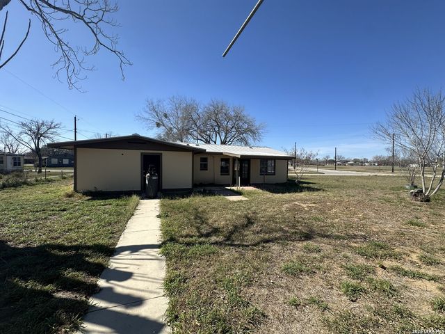 237 Kelly st, Poteet, TX 78065