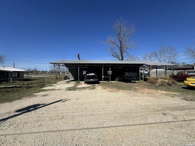 237 Kelly st, Poteet, TX 78065