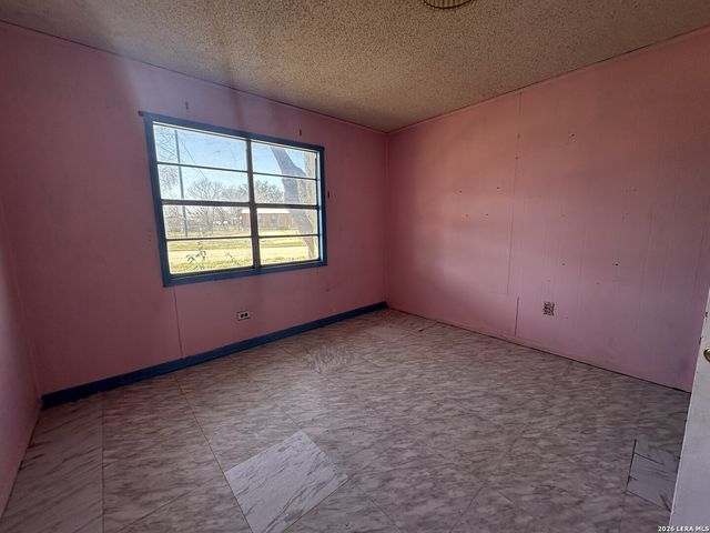 237 Kelly st, Poteet, TX 78065