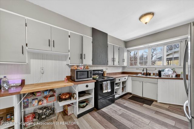 1400 W Michigan Avenue, Lansing, MI 48915