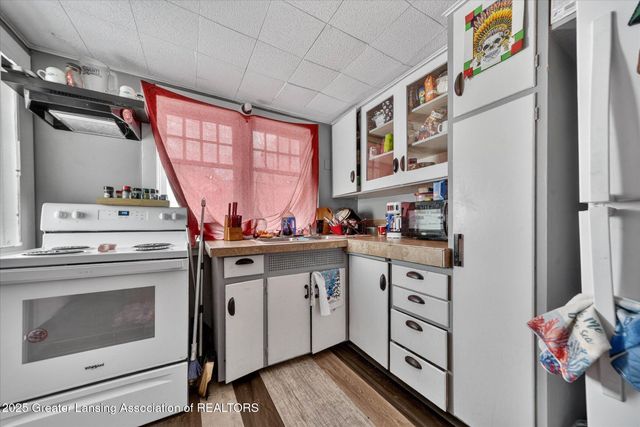 1400 W Michigan Avenue, Lansing, MI 48915