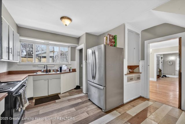 1400 W Michigan Avenue, Lansing, MI 48915