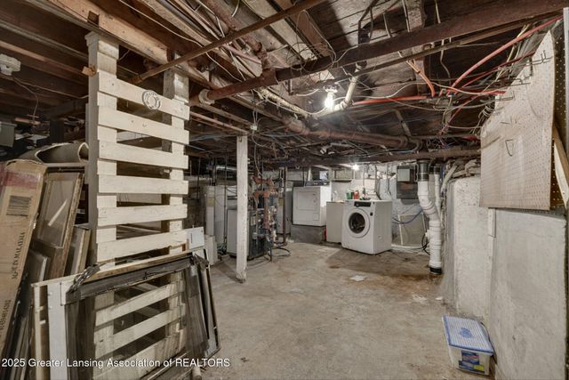 1400 W Michigan Avenue, Lansing, MI 48915