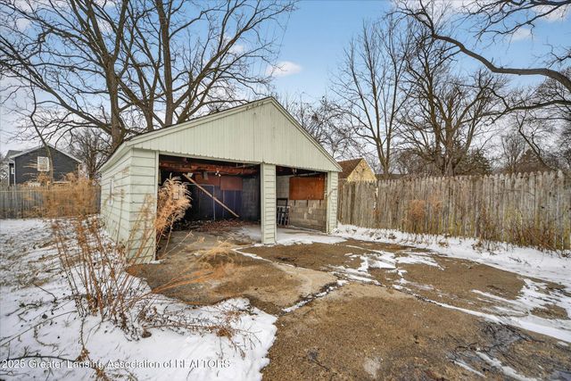 1400 W Michigan Avenue, Lansing, MI 48915