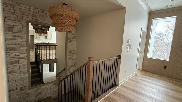 704 21st Street, Oak Grove, MO 64075