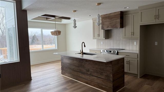 704 21st Street, Oak Grove, MO 64075