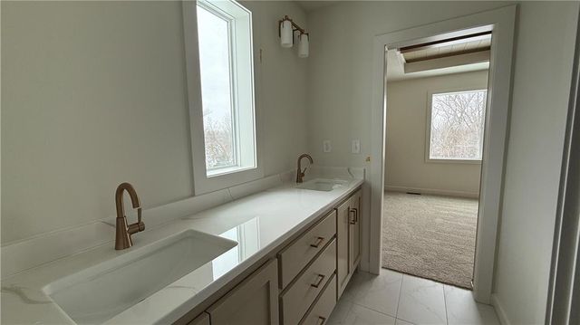 704 21st Street, Oak Grove, MO 64075