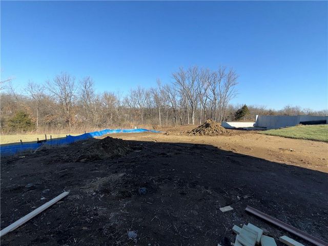 704 21st Street, Oak Grove, MO 64075