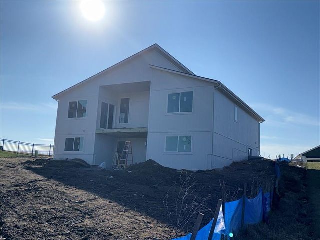 704 21st Street, Oak Grove, MO 64075