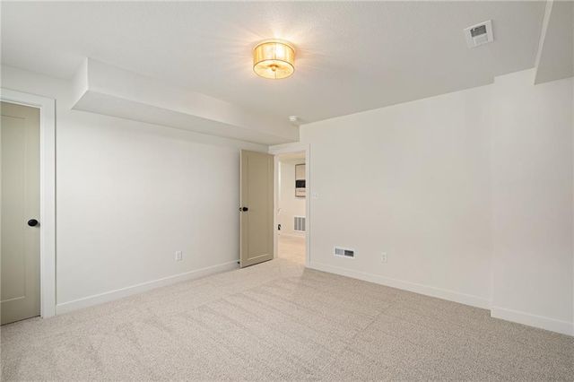 704 SE 21st Street, Oak Grove, MO 64075