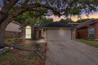 8812 Sabinas Trail, Fort Worth, TX 76118