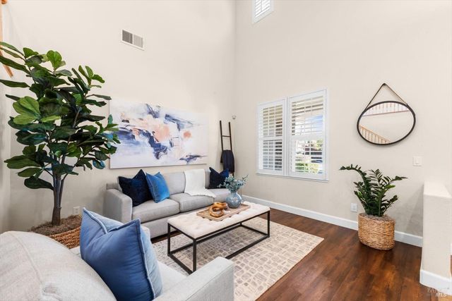 455 Peacock Way, Vacaville, CA 95688