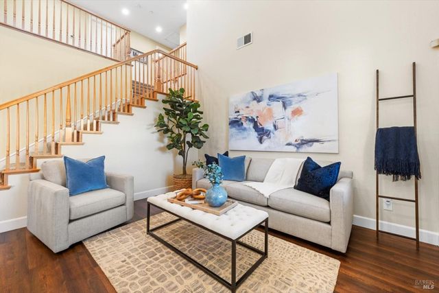 455 Peacock Way, Vacaville, CA 95688