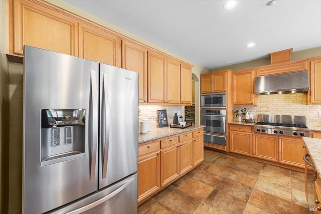 455 Peacock Way, Vacaville, CA 95688