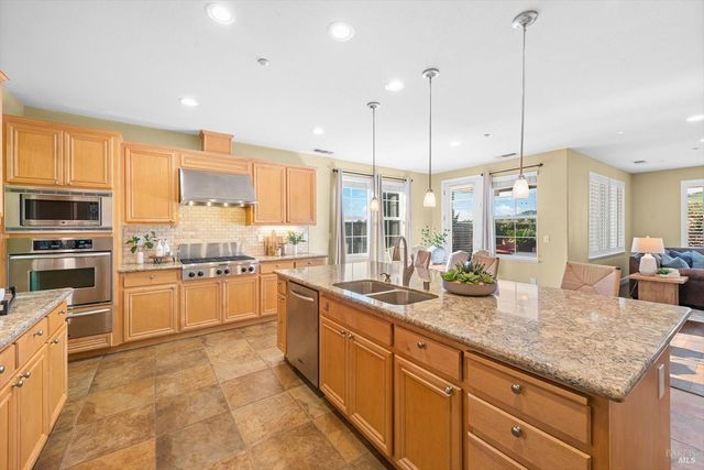 455 Peacock Way, Vacaville, CA 95688