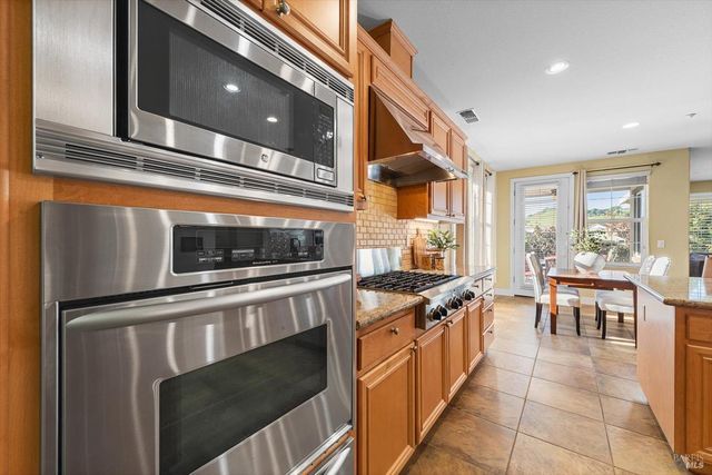 455 Peacock Way, Vacaville, CA 95688