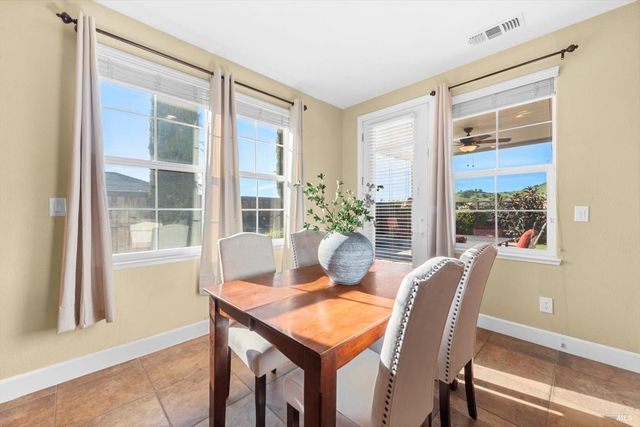 455 Peacock Way, Vacaville, CA 95688