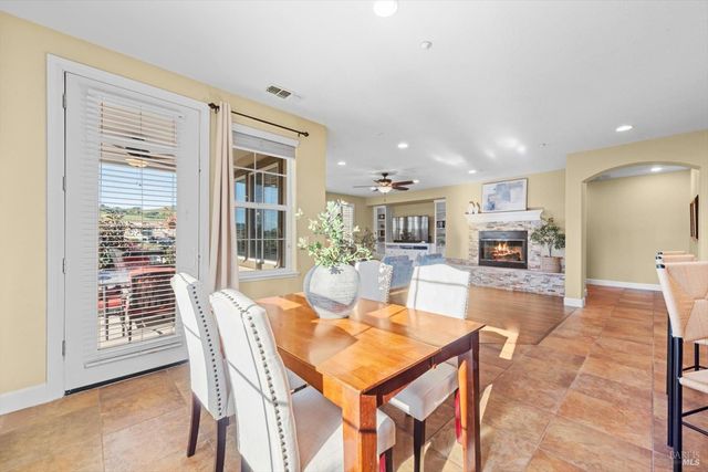455 Peacock Way, Vacaville, CA 95688