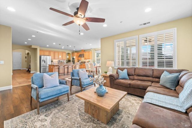455 Peacock Way, Vacaville, CA 95688