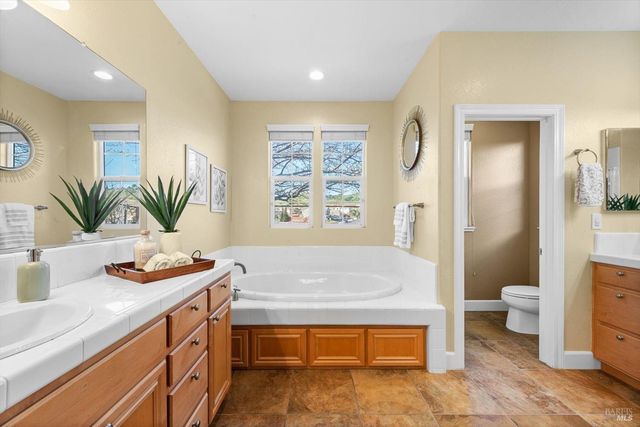 455 Peacock Way, Vacaville, CA 95688