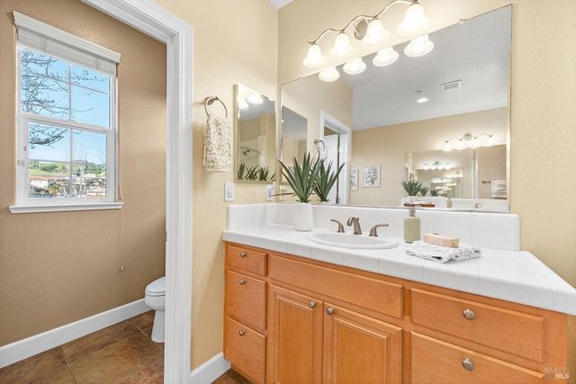 455 Peacock Way, Vacaville, CA 95688