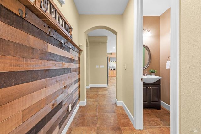 455 Peacock Way, Vacaville, CA 95688