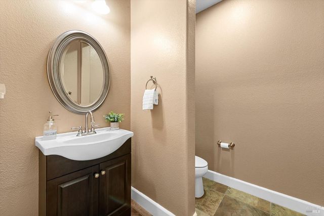 455 Peacock Way, Vacaville, CA 95688