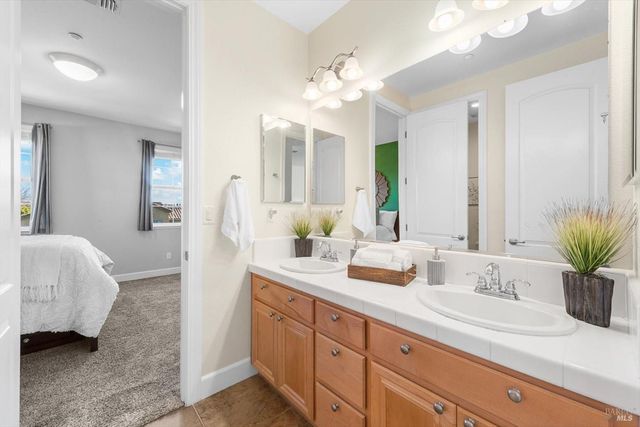 455 Peacock Way, Vacaville, CA 95688