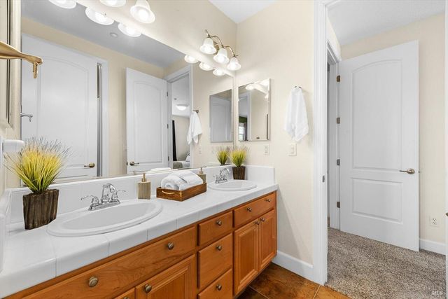 455 Peacock Way, Vacaville, CA 95688