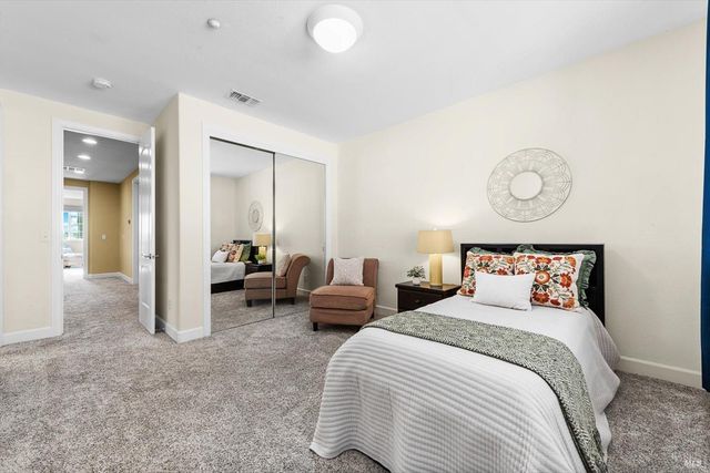 455 Peacock Way, Vacaville, CA 95688