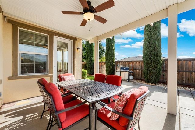 455 Peacock Way, Vacaville, CA 95688