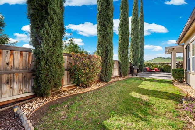 455 Peacock Way, Vacaville, CA 95688